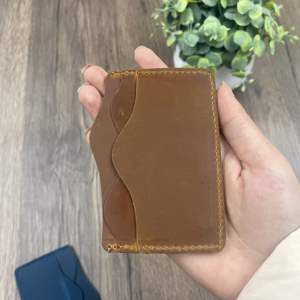 กระเป๋าใส่บัตรหนังแท้แบบบาง จัดส่งรวดเร็ว ดีไซน์มินิมอล ใส่กระเป๋าหน้าได้ หนังเครซี่ฮอร์ส 5 ช่อง - Product Image 3
