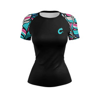 Vente en gros impression numérique femmes manches courtes Gym Sports Rash Guard UPF 50 + Compression Surf Yoga t-shirt pour Logo personnalisé