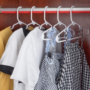 Penata gantungan lemari injeksi ramah lingkungan, cetakan plastik anti licin fleksibel ramah lingkungan untuk bayi anak laki-laki dan perempuan - Product Image 5