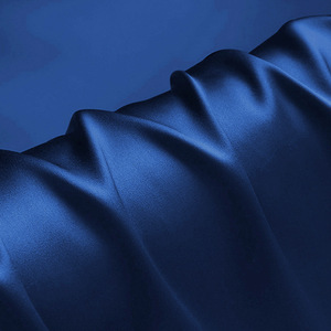 Tessuto in <span class=keywords><strong>Seta</strong></span> Crepe Satinata a Trama Liscia 30 Momme, Larghezza 114 cm, per Cheongsam, Pigiami, Camicie da Notte, Abiti e Abbigliamento da Sposa - Product Image 5