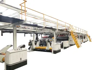Machine de fabrication en carton ondulé, avec 5 couches de 10 mètres
