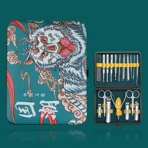 Estuche de cuero con patrón de <span class=keywords><strong>León</strong></span> profesional Juego de <span class=keywords><strong>manicura</strong></span> y pedicura Cortaúñas de acero inoxidable y herramientas de cuidado personal - Product Image 5