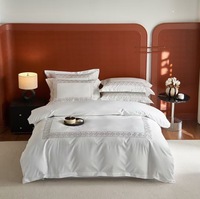 Parure de lit de luxe en coton égyptien brodé 3 pièces, respirante, absorbant la transpiration, douce pour la peau, durable, housse de couette et taies d'oreiller pour hôtel