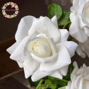 Rose Artificiali in Lattice di Alta Qualità, Realistiche al Tatto, per Matrimoni e Decorazioni Domestiche, Rose Bianche e Rosse all'Ingrosso - Product Image 5