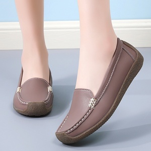 Mocassins Simples <span class=keywords><strong>Femme</strong></span> Automne Hiver Nouvelle Mode Polyvalente Chaussures Montantes Maman Grandes Tailles Chaussures Plates à Enfiler - Product Image 4
