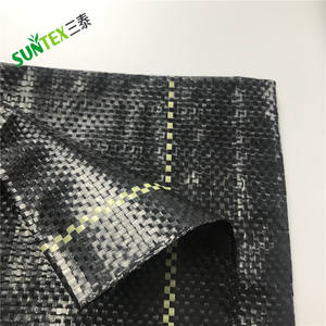 Venta al por mayor, mantillo de tela tejida negra, esteras de bloqueo de maleza de hierba, <span class=keywords><strong>malla</strong></span> de tela uv de suelo permeable a la lluvia al agua - Product Image 1