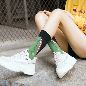 Chaussettes coréennes populaires à motifs longs <span class=keywords><strong>et</strong></span> colorés en alligator vert pour hommes <span class=keywords><strong>et</strong></span> femmes XIANGHUI, automne-hiver - Product Image 4