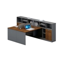 Bureau de direction moderne de luxe en forme de L pour 4 personnes avec cloison de séparation et sièges, mobilier de bureau durable et écologique de qualité E1
