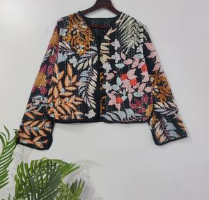 Chaqueta de algodón Kantha hecha a mano con bordado, abrigo corto reversible de invierno con estampado floral para mujer - Product Image 1