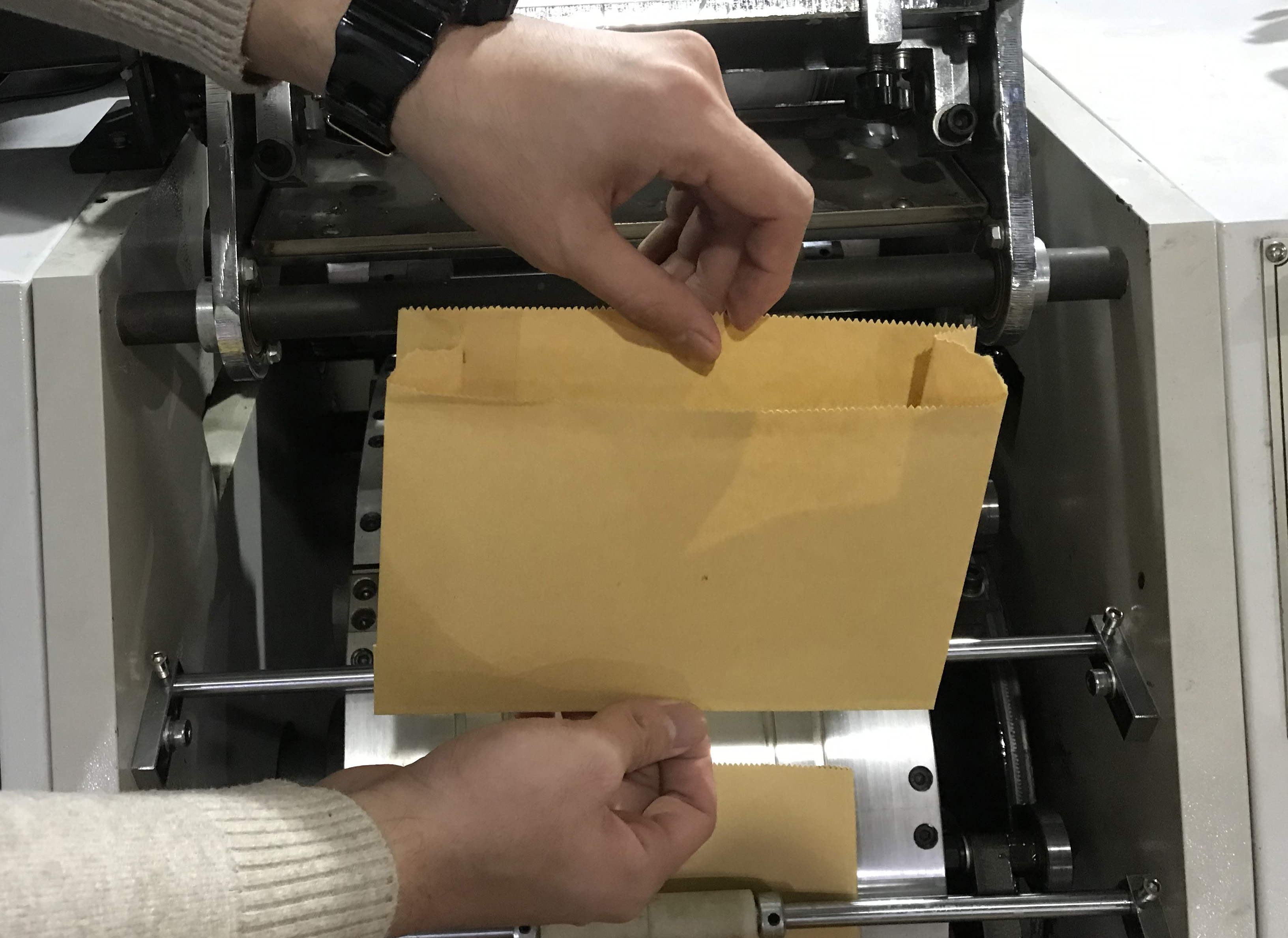 Fully Automatic Popcorn Paper Bag Machine 380V High Speed Kraft Food Bag Microwave
