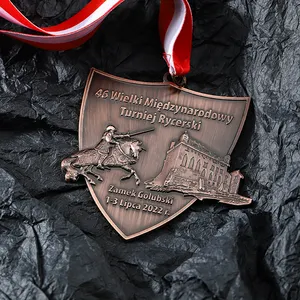 Médaille de chevalier en forme de bouclier métallique en cuivre personnalisé en relief 3d