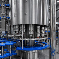 Machine d'embouteillage automatique isobare de boissons gazeuses 8000BPH DCGF32-32-10, rinçage-remplissage-bouchage 3-en-1 pour bouteilles PET