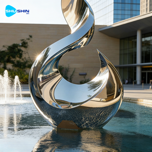 Scultura Astratta in Acciaio Inossidabile Lucidato a Specchio per Decorazione Esterna a Bordo Piscina, Modello con Design a Croce, Produttore - Product Image 3