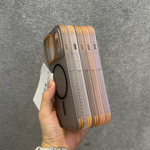 Dernière <span class=keywords><strong>Coque</strong></span> <span class=keywords><strong>de</strong></span> <span class=keywords><strong>Téléphone</strong></span> à Chargement Sans Fil pour iPhone 17 PRO MAX 16 15 14, Dissipation Thermique en Maille, Étui Magnétique Antichoc pour <span class=keywords><strong>Téléphone</strong></span> Portable - Product Image 4