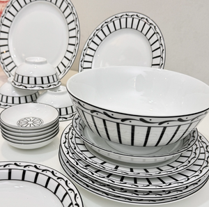 Service de table en céramique à rayures rouges et blanches de luxe minimaliste français - Ensemble de 43 pièces de vaisselle exquise pour un usage domestique - Product Image 4