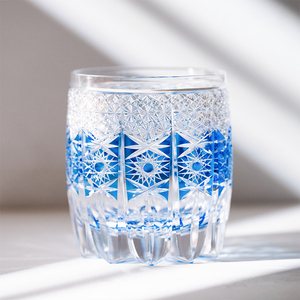 Vaso <span class=keywords><strong>de</strong></span> Whisky <span class=keywords><strong>de</strong></span> Lujo Tallado a Mano y Grabado, <span class=keywords><strong>de</strong></span> Cristal Azul Cielo, 201-300ml, Estilo Edo Kiriko, para Bar, Fiestas o Regalo - Product Image 4