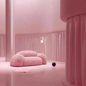 Sofá de peluche rosa con forma de oso muñeco de nieve, sillón puf nórdico minimalista moderno para salón o tienda - Product Image 4