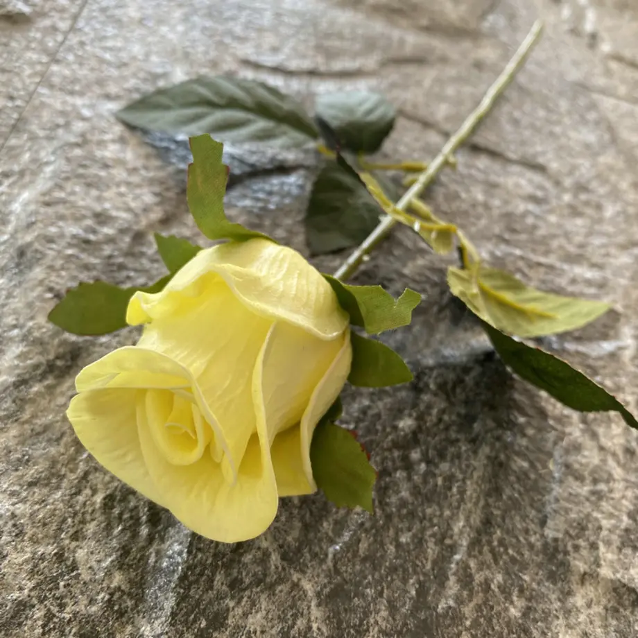 YIWU Großhandel weiches PU-Material künstliche Rosenblumen für Hochzeitsdekoration