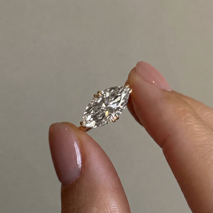Bague de fiançailles de luxe pour femme en or rose, sertie d'un diamant de laboratoire taille marquise certifié IGI, style minimaliste solitaire, bijou de mariage, cadeau - Product Image 1