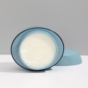 Crème capillaire bio à l'acide hyaluronique sous marque blanche pour cheveux crépus et secs - Traitement 2-en-1 lissant et nourrissant, parfum longue durée - Product Image 2