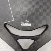 Raquette de Pickleball de thermoformage en Fiber de carbone professionnelle raquette de haute qualité pour la compétition et l'entraînement caractéristique Portable