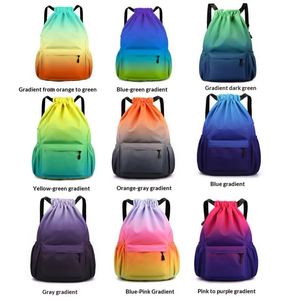 Sac à dos léger unisexe imperméable à cordon de serrage avec dégradé de couleurs, imprimé coloré, pour le basketball, la gym et le sport - Product Image 4