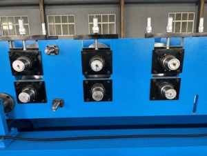 Machine de profilage de palettes <span class=keywords><strong>avec</strong></span> section de formage multi-positions et tête de poinçonnage pour installations de rayonnages de supermarchés - Product Image 3
