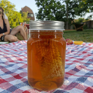 Miel al por mayor de marca privada con panal, miel de <span class=keywords><strong>jalea</strong></span> <span class=keywords><strong>real</strong></span> pura <span class=keywords><strong>premium</strong></span> a granel, miel dulce natural de Delee Foods Group - Product Image 1