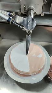 Máquina Automática para Raspado y Recubrimiento de Crema en Pasteles West Point, Máquina para Untar Crema en Hojaldres, Panecillos y Relleno de Sándwiches - Product Image 6