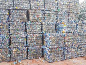 Ladrillos de PET Reciclado de Alto Rendimiento, Grado de Inyección Reforzado, Seguro para Alimentos, Transparente Azul, para Tapas de Botellas de Plástico - Product Image 4
