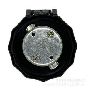 Nouvel ensemble de bouchon de réservoir de carburant Howo en alliage d'aluminium, antivol, étanche, noir, pour remplacement de camion - Product Image 2