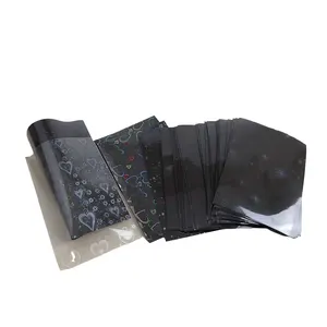 Vorrätig Stars Laser-Blitzkartenhüllen verdickte transparente Kpop 57 × 88 mm wiederverwendbare Hologramm-Schutzhüllen für Fotokarte