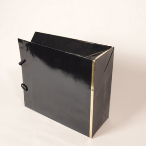 Sac en papier couché avec pelliculage et design personnalisé - Product Image 3