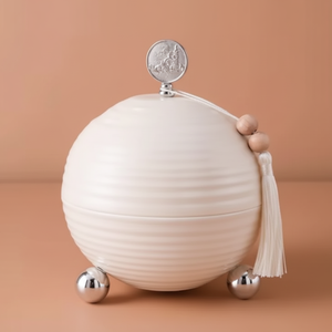 Casseroles arabes en argent et en or bien forgées, servant à la fois de vaisselle et de chefs-d'œuvre culturels dans toute cuisine et salle à manger - Product Image 1