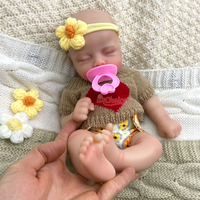 Poupées Reborn en Silicone Doux au Toucher de 12 Pouces, Poids Personnalisé, Design Réaliste, Compagnon Réaliste pour Personnes Âgées et Enfants, Cadeau de Fêtes