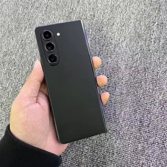 Wholesale 99% New Fold6 Global USA Version Unlocked 5G Smartphone 3G/4G/LTE Spanish Operating 5 Cell Phone Fold6