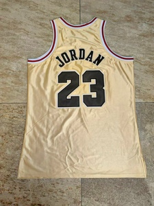 2025 yeni stiller sıcak satış ve yüksek kaliteli basketbol erkek işlemeli dikişli kırmızı siyah Jersey #23 Michael Bull Jersey - Product Image 6
