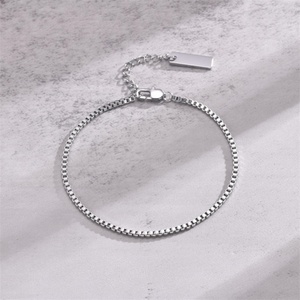 Joyería Minimalista, Brazalete de Acero Inoxidable para Hombre, Popular Brazalete de Cadena Cuadrada Chapado en Oro - Product Image 2