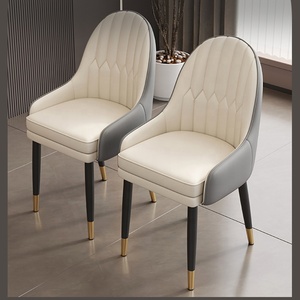 Sedia da Pranzo Nera e Oro <span class=keywords><strong>di</strong></span> Lusso <span class=keywords><strong>in</strong></span> Pelle Stile Nordico Economica da Interni per Casa Moderna <span class=keywords><strong>in</strong></span> <span class=keywords><strong>Legno</strong></span> e Metallo Sedie da Ristorante <span class=keywords><strong>Mobili</strong></span> per Sala da Pranzo - Product Image 4