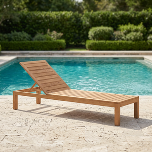 Chaise longue contemporaine en teck avec plateau à lattes horizontales - Product Image 1