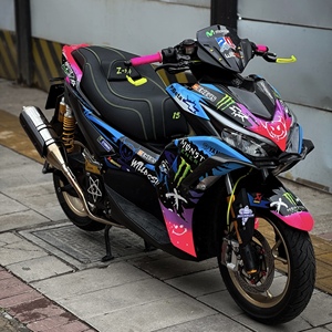 Scooter/cyclomoteur Yamaha Nvx 155 155cc d'<span class=keywords><strong>occasion</strong></span> à essence avec moteur Blue Core, vitesse maximale >80 km/h, pour l'exportation - Product Image 1
