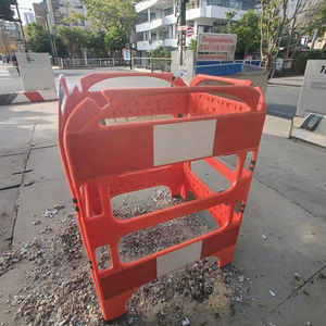 <span class=keywords><strong>Barricade</strong></span> de sécurité pliable pour le contrôle des foules Clôture modulaire temporaire réfléchissante en plastique amovible à quatre côtés - Product Image 1