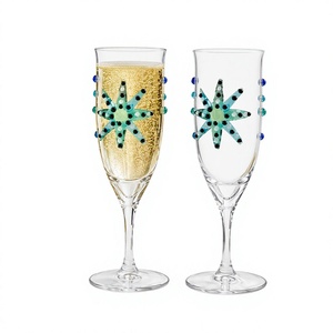 Verres à cocktail transparents en borosilicate faits à la main de 220 ml, sans plomb, coupe Martini, verres à margarita, verrerie de bar réutilisable en gros - Product Image 2
