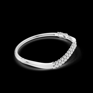 Bracelet en diamant de laboratoire torsadé élégant en argent en or 14 carats ou 18 carats Bijoux scintillants de luxe pour femmes - Product Image 1