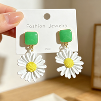 Anting Bunga Berjuntai Model Draped dari Paduan Seng, Trendi, Retro, Mewah, Kecil, Eksklusif, High-End, Elegan untuk Acara Pesta