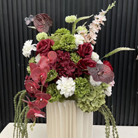 Composition florale artificielle personnalisée PPS, boule florale rouge et verte, idéale pour la décoration de table de mariage et d'événements – Meilleure vente