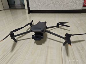 Cámara Usada Original Mavic 3 Classic 5.1K 50fps Transmisión de Imagen de 15 km Grabación de Video - Product Image 3