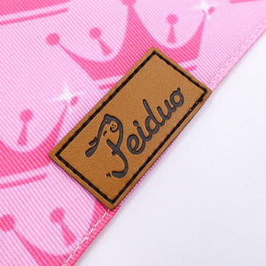Vente en gros bandanas OEM pour chiens Foulard pour <span class=keywords><strong>chien</strong></span> Triangle imprimé personnalisé Mignon <span class=keywords><strong>Bandana</strong></span> Foulard pour <span class=keywords><strong>chien</strong></span> Bandanas pour animaux de compagnie - Product Image 5