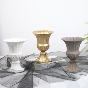 Vase à fleurs vintage européen en fer forgé, pot de plante en métal, jardinière antique rustique, support <span class=keywords><strong>d</strong></span>écoratif pour la maison, les mariages, le jardin, l'extérieur et la terrasse - Product Image 1
