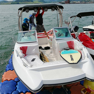 Bote de Recreo Bowrider con Certificación CE para 6-8 Personas - Product Image 1